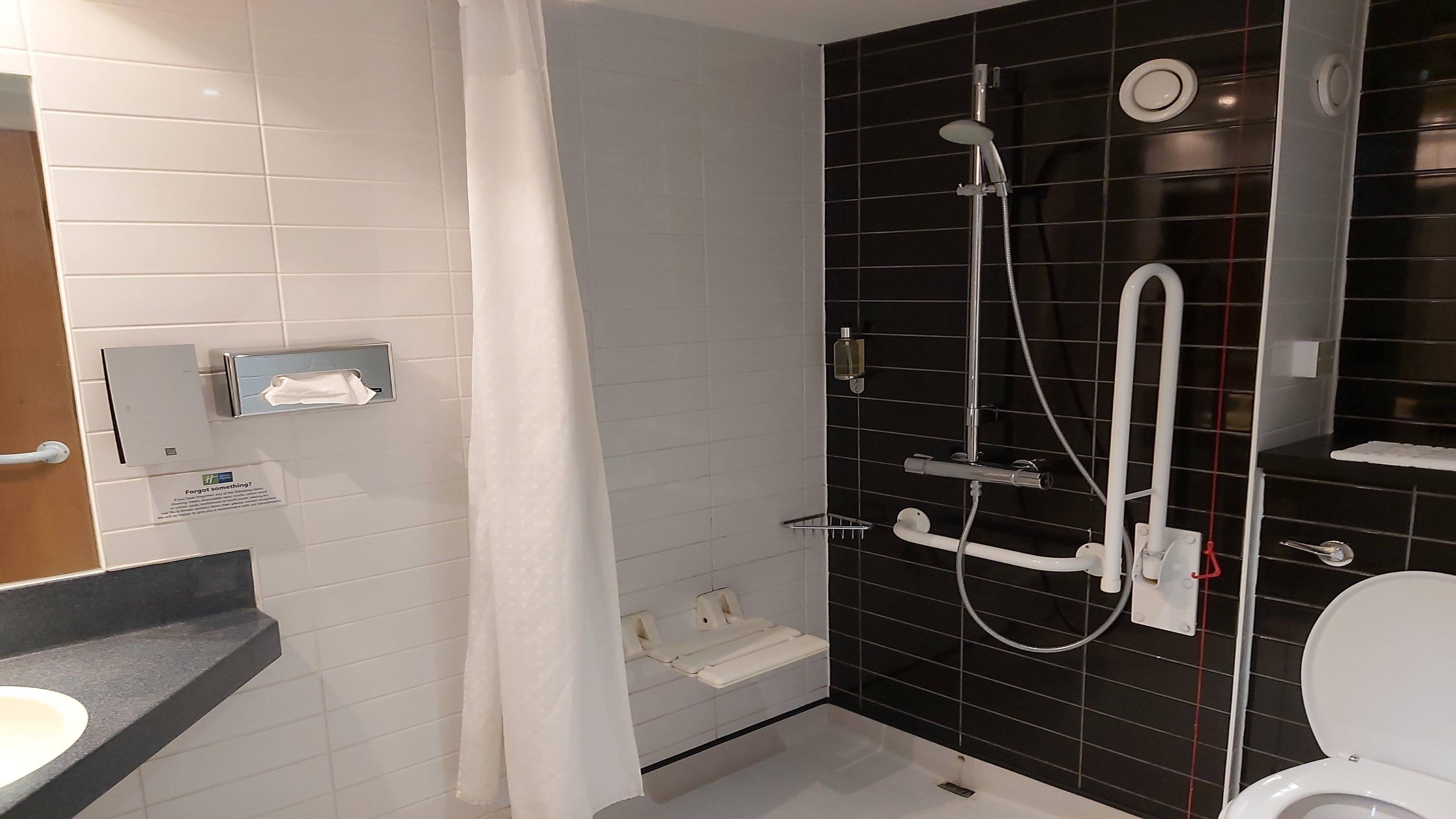 Holiday Inn Express Leeds-East By Ihg Лийдс Екстериор снимка
