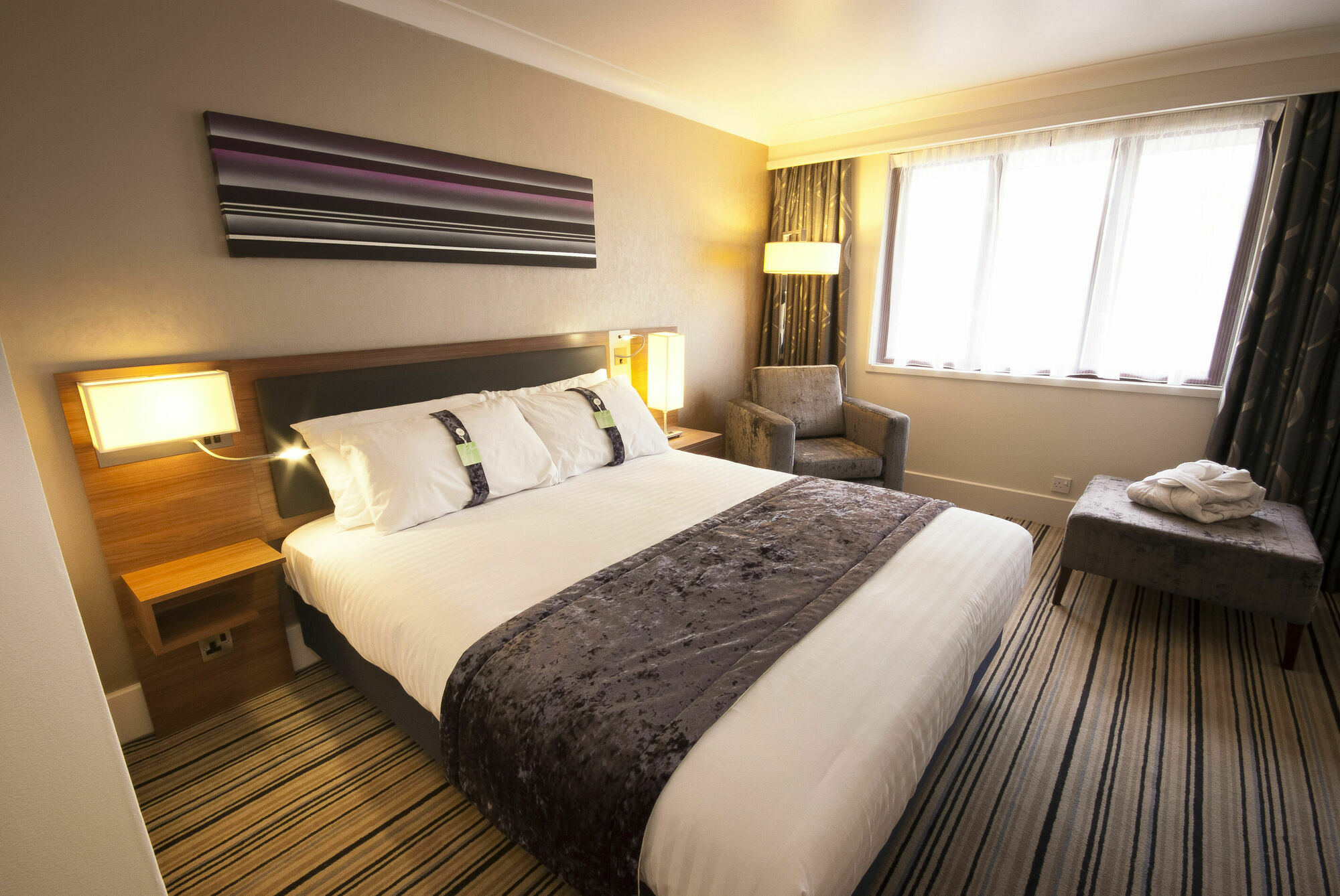Holiday Inn Express Leeds-East By Ihg Лийдс Екстериор снимка